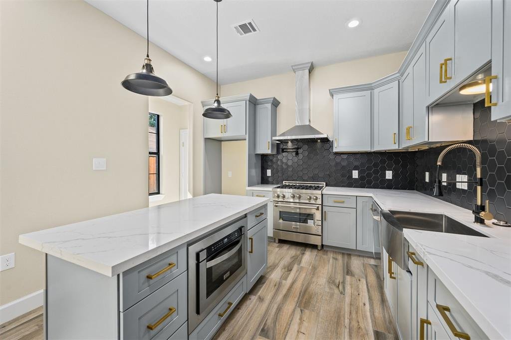 LSB33-SLG: Shaker Light Grey 33" 2 Doors Lazy Susan Corner Base Cabinets