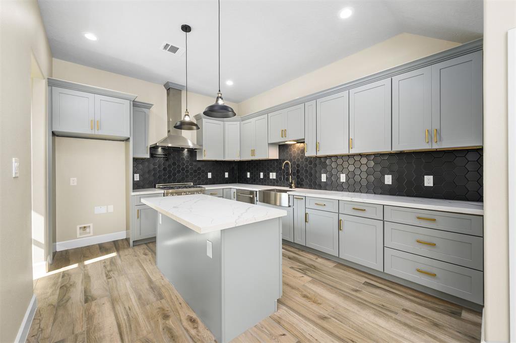 WAE1242-SLG: Shaker Light Grey 12"W x 42"H x 12"D 1 Door & 3 Shelves Wall Angle End Cabinet